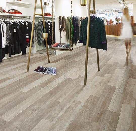 Sfeer2-Forbo-Allura-White-Autumn-Oak-100×15-60350DR7-LaminaatXXL.jpg Forbo Allura Wood Dryback 0.70 (2.5mm) — White Autumn Oak (100x15) - Afbeelding 3